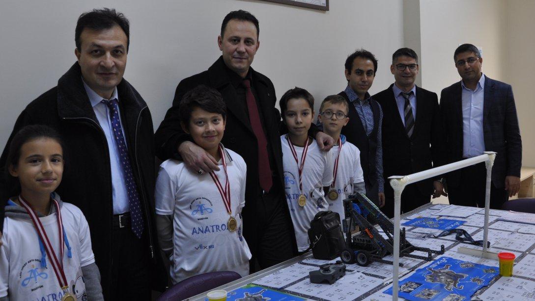 Arif Nihat Asya Ortaokulu Robotik Kodlama Takımından Robot Yarışmasında Derece