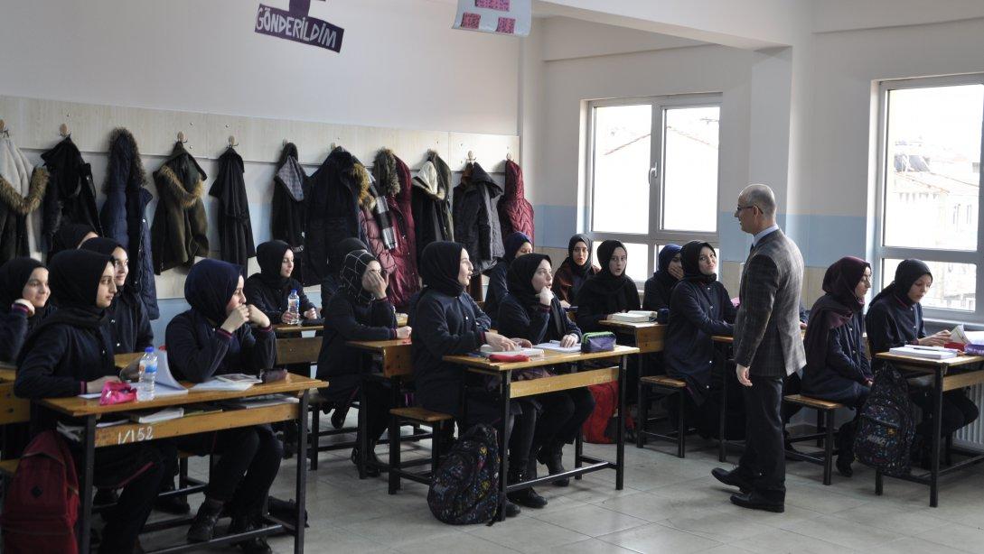 Bozüyük Kaymakamı Sayın Hasan YAMAN´ın, Bozüyük Kız Anadolu İmam Hatip Lisesi Ziyareti