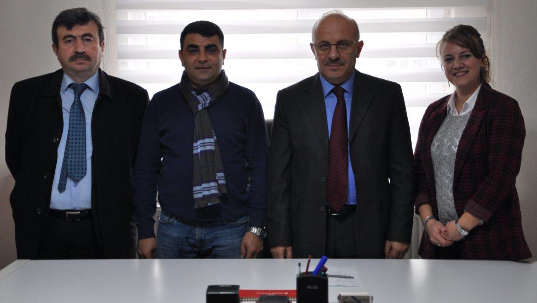 İlçe Milli Eğitim Müdürümüz Mahmut Demir, Özel Öğretim Kurumlarından sorumlu Şube Müdürü Mustafa Okur ile birlikte sürücü kurslarını ziyaret etti.