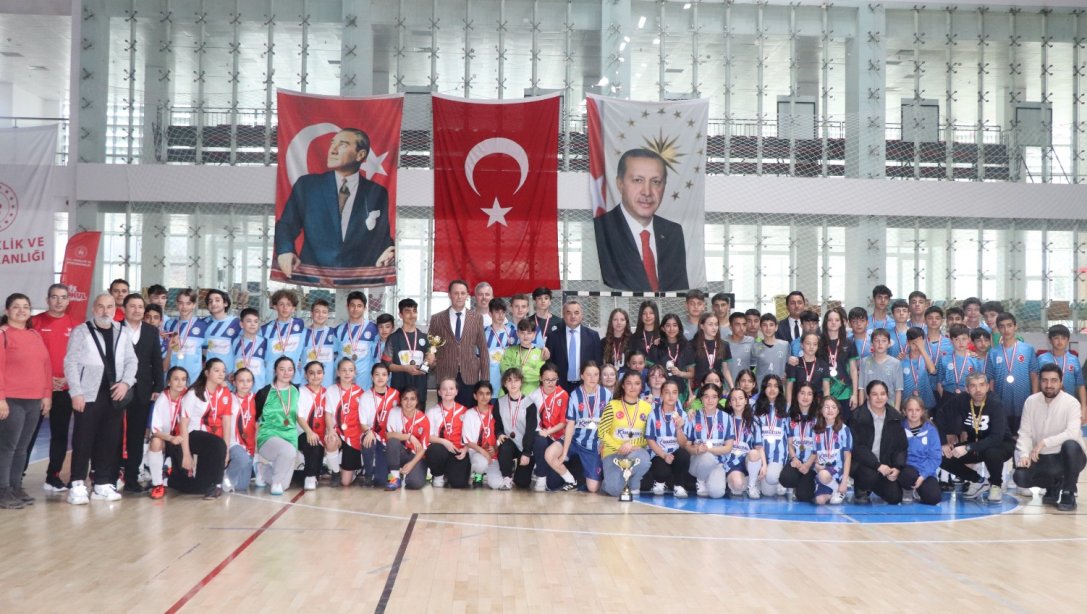 Ortaokullar Arası Futsal Turnuvası Sona Erdi.