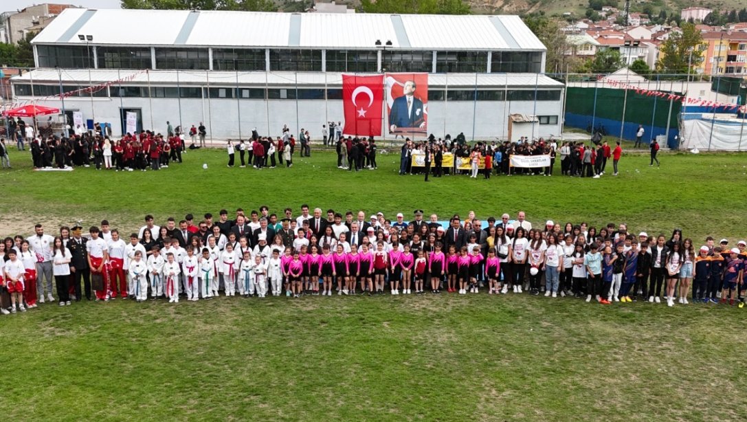 19 Mayıs Atatürk'ü Anma, Gençlik ve Spor Bayramı Coşkuyla Kutlandı.