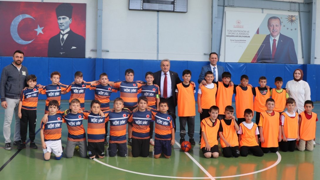 CUMHURİYET BAYRAMI İLKOKULLAR FUTSAL TURNUVASI BAŞLADI 