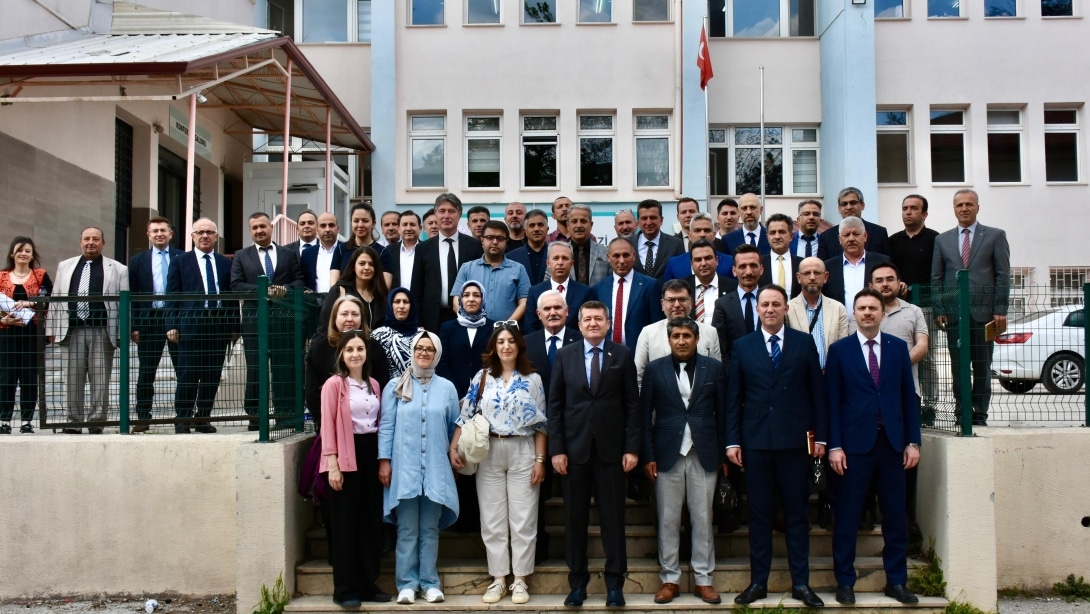 İl Milli Eğitim Müdürümüz Sayın Serdal Şimşek İdarecilerimiz İle Bir Araya Geldiler.
